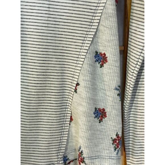 NWTâHemâ& ThreadâSmâFloral/StripedâHenley - Picture 3 of 14